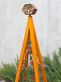 Bee Bungalow + Akoris Garden Tuteur Jr. -Garden Care Shop 8600532 04v bee bungalow akoris garden tuteur kumquat