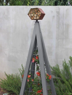 Bee Bungalow + Akoris Garden Tuteur Jr. -Garden Care Shop 8600532 08v